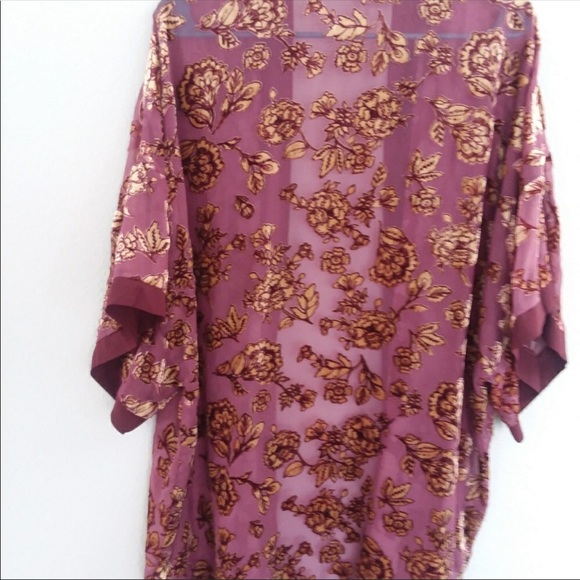 EUC REPOSHED BURGUNDY & GOLD KIMONO - Picture 2 of 3